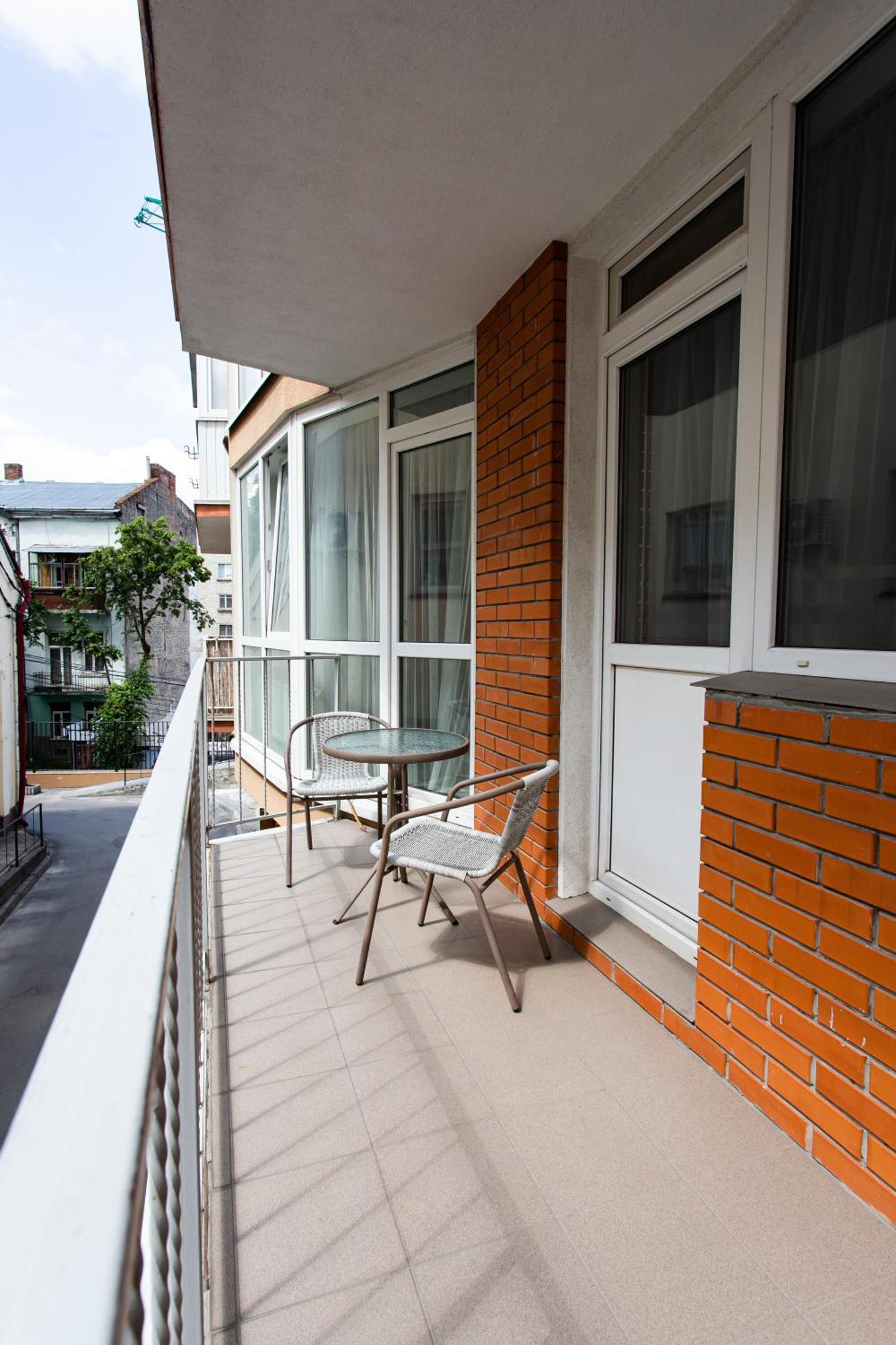 Центр. Вул. Родини Барвінських Ternópil Exterior foto